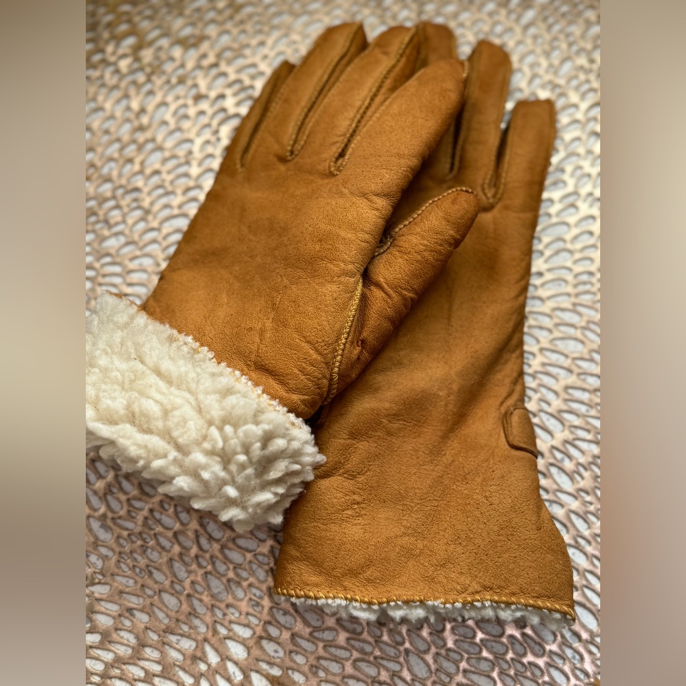 Saks Fifth Avenue Leather Chestnut Gloves Small